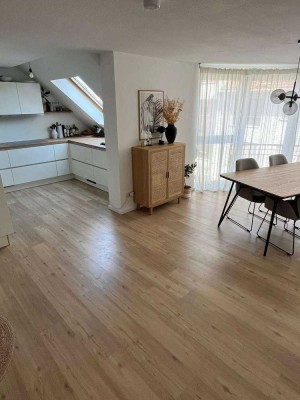 Von privat - Charmante 3-Zimmer Maisonette-Wohnung in Budenheim