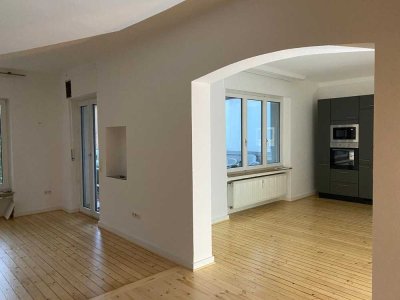 Exklusive 5-Zimmer mit Balkon/ EBK in OS Weststadt Augustenburger Strasse