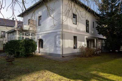 Preisreduktion! ALTBAUFLAIR IM STADTZENTRUM MIT SONNIGEM EIGENGARTEN!