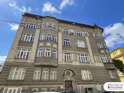 3-Zimmer-Altbau mit kleiner Loggia beim Sternwartepark