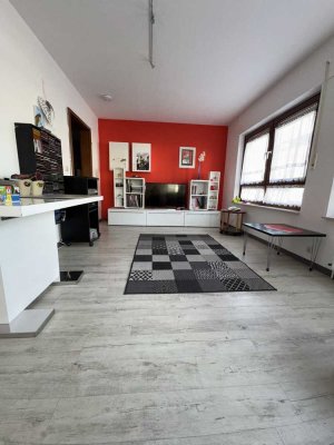 Charmante 2 Zimmerwohnung mit Balkon und Tiefgarage