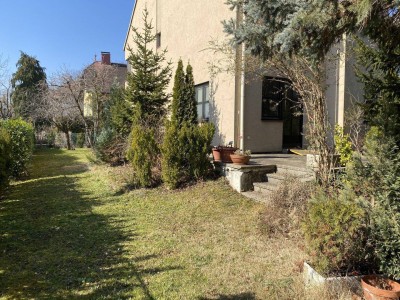 Schönes geräumiges Haus mit Garten