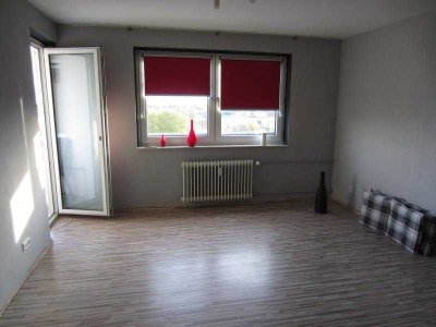 FRankenthal, schöne 2 ZI WHG 60qm, Aufzug,  Balkon, TG Stellplatz,