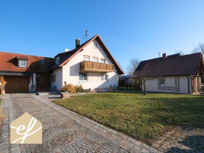 Familienfreundliches Zweifamilienhaus mit Einliegerwohnung und herrlichem Blick ins Grüne