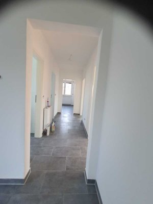 Stilvolle 4-Zimmer-Erdgeschosswohnung mit gehobener Innenausstattung mit Balkon in Seelze