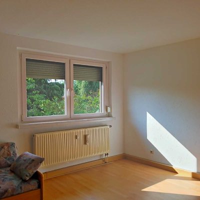 Stilvolle, helle, modernisierte 2-Zimmer-Wohnung mit EBK in Erlangen