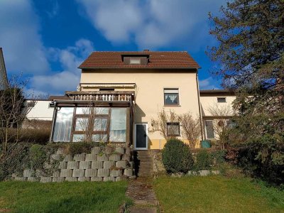 Einfamilienhaus mit großem Garten am Südhang