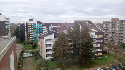 Großzügige 3-Zimmer-Wohnung mit Süd-Balkon und Tiefgaragen-Stellplatz