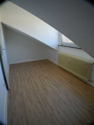 Stilvolle 1,5-Raum-DG-Wohnung in Frankfurt am Main