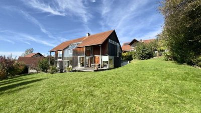 Exklusives Architektenhaus mit großem Grundstück. Ihr Traum vom Eigenheim