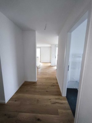 Attraktive 4 Zimmer Wohnung mit Süd-Loggia