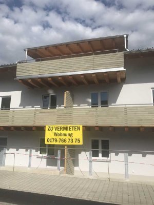 Moderne 3-Zimmer-Dachgeschosswohnung mit Balkon in Bad Endorf