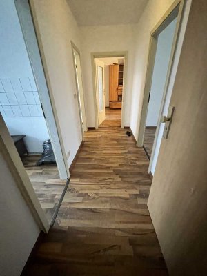 Helle 3-Raum-Wohnung mit Balkon im Grünen - *Nähe Amazon-Lager*