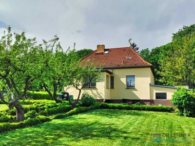 Dr. Lehner Immobilien NB -
Gepflegtes kleines Haus mit unverbautem Landschaftsblick