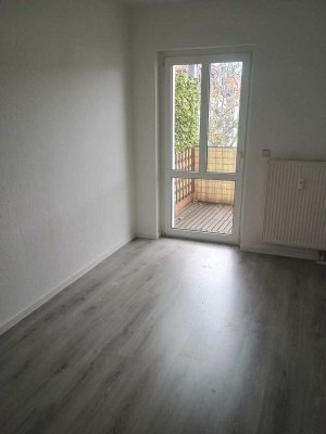 Frisch renovierte 3-Zimmer-Wohnung mit Balkon in Jena Süd ab sofort zu vermieten !