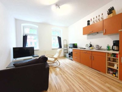 Gut geschnittenes kleines 2-Zimmer-Apartment mit Einbauküche in zentraler und ruhiger Lage!