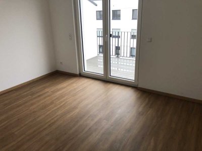 2 Zimmer Wohnung in Schönefeld mit Fußbodenheizung / Küche / Aufzug und Außenstellplatz PKW