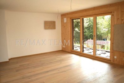 RE/MAX Grafing - Gesundes Wohnen in einer neuwertigen Maisonette-Wohnung - frei ab 1.1.2025