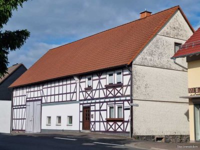 Denkmalgeschützes Fachwerkhaus in zentraler Lage von Herbstein!