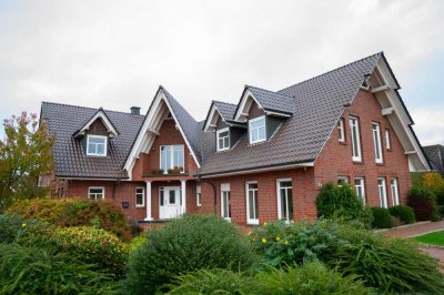 GROSSZÜGIGES EINFAMILIENHAUS MIT EINLIEGERWOHNUNG IN LÄNDLICHER LAGE