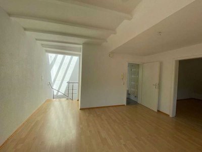 4-Zimmer-Maisonette-Wohnung mit 2 Balk, 75,00 kWh/(m²*a) saniert, auch WG