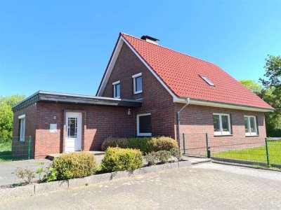 Großzügiges Einfamilienhaus in Zetel - Neuenburg