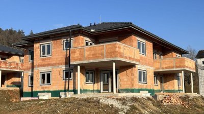 Neubaubauwohnung mit 17 m² Terrasse und freier Aussicht