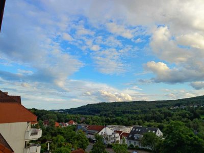 Schöne und vollrenovierte 4-Raum-Maisonette-Wohnung in Niedernhausen wartet auf Sie.