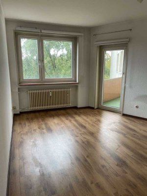 Helle 2-Zimmer-Wohnung mit Balkon in Hanau