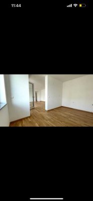 Neubau/ Erstbezug - 2,5 Zimmer Wohnung mit Einbauküche