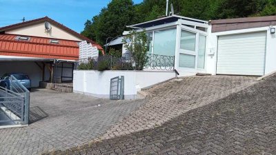 Bungalow, 3 ZKB, Gäste-WC, Wintergarten, Garage und Carport in ruhiger Waldrandlage