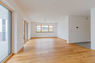 Erstbezug: Großer Balkon & inkl. Einbauküche: Exklusive 3,5-Zimmer-Wohnung mit lux. Ausstattung