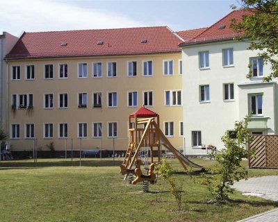 4-Raum-Wohnung mit kinderfreundlichem Innenhof in Seenähe