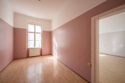 ++Herbststraße++ Sanierungsbedürftige 2-Zimmer Altbau-Wohnung, viel Potenzial!