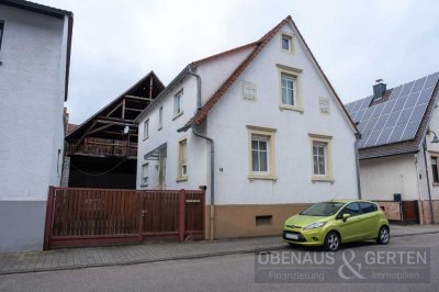 Renovierungsbedürftiges Haus mit großem Grundstück und ausbaufähiger Scheune