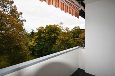 Sanierte 2-Zimmer-Wohnung im 2.OG mit Süd-West Balkon im Grünen in KR-Uerdingen