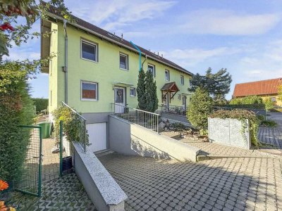 Familienparadies in ruhiger Lage: Top-gepflegtes Reihenendhaus mit Garten, Pool und großer Terrasse