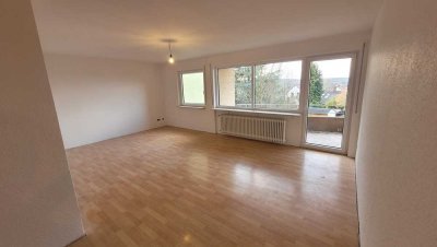 Teilsanierte 3ZKB Wohnung 1.OG mit Balkon - Erstbezug