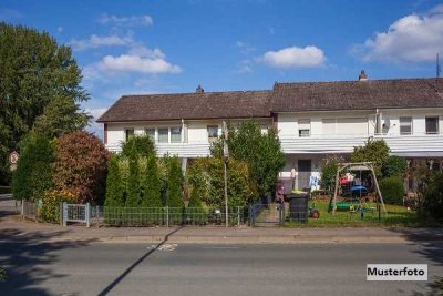 Einfamilien-Reihenmittelhaus, Garten, Stellplatz