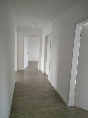 Sofort bezugsfertig - helle 3 Zimmer Wohnung