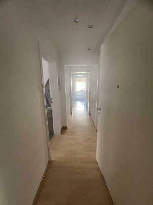 Vollständig renovierte 4-Zimmer-Wohnung mit Balkon und EBK in Alzey