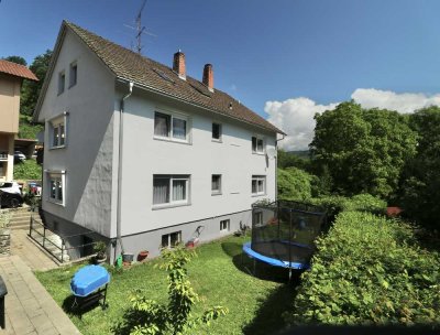 Ihr neues Zuhause: Gepflegtes Dreifamilienhaus mit Garten und Carport in ruhiger Lage von Wehr