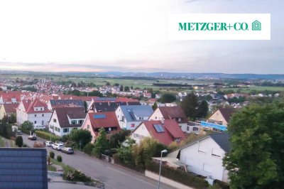 4,5-Zimmer-DG-Wohnung in ruhigem Wohngebiet und Blick über die Fildern