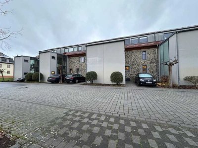 Fürstliches Wohnen: 4-Zimmer-Maisonette-Wohnung im Hofgut Kolnhausen!