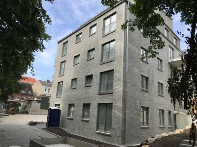 Geschmackvolle Wohnung mit zwei Zimmern sowie Balkon und EBK in Kiel