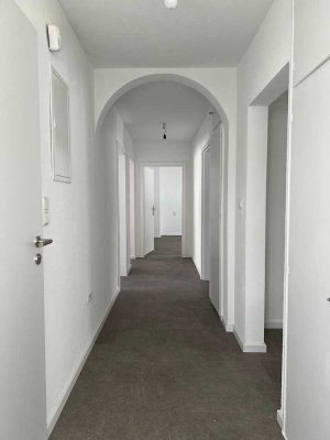 Kernsanierte 3-Zimmer-Wohnung mit Balkon und EBK in Karlsruhe