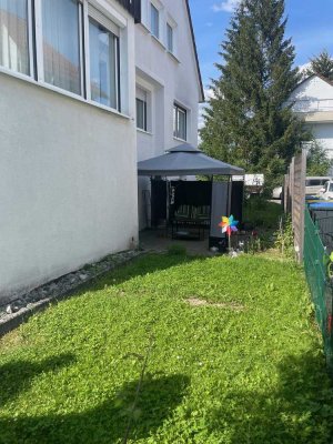 Geräumige 4 Zimmer Wohnung mit Terrasse, Garten und Garage!