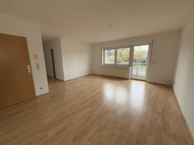 TOP Gepflegt und Bezugsfrei: Helle 3-Zimmer, 1. Etage, Düren-Merken.