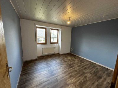 Maisonette-Wohnung in Lonnig zu vermieten – 104 qm, 4 ZKB , Balkon (Renovierung läuft)