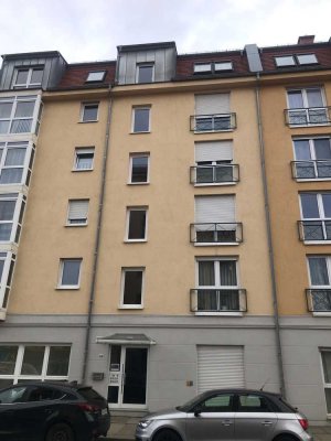 Super ausgestatte Wohnung in Innenstadtnähe mit Fußbodenheizung ,Rollläden, Lift und Balkon !!!!!